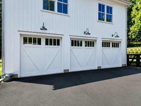 Alvaro’s Garage Doors LLC