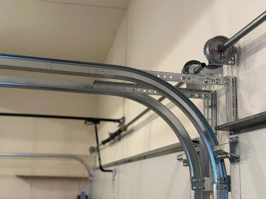 D&L Garage Doors & Locksmith